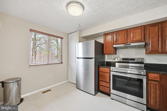 5831 ROCK FOREST CT, Centreville, VA 20121