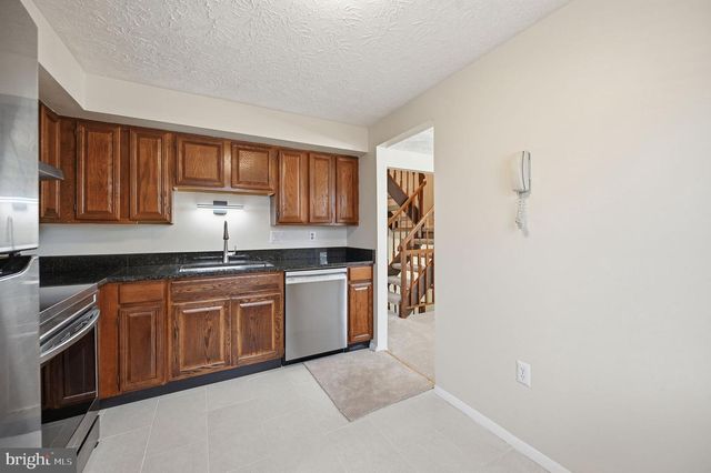 5831 ROCK FOREST CT, Centreville, VA 20121