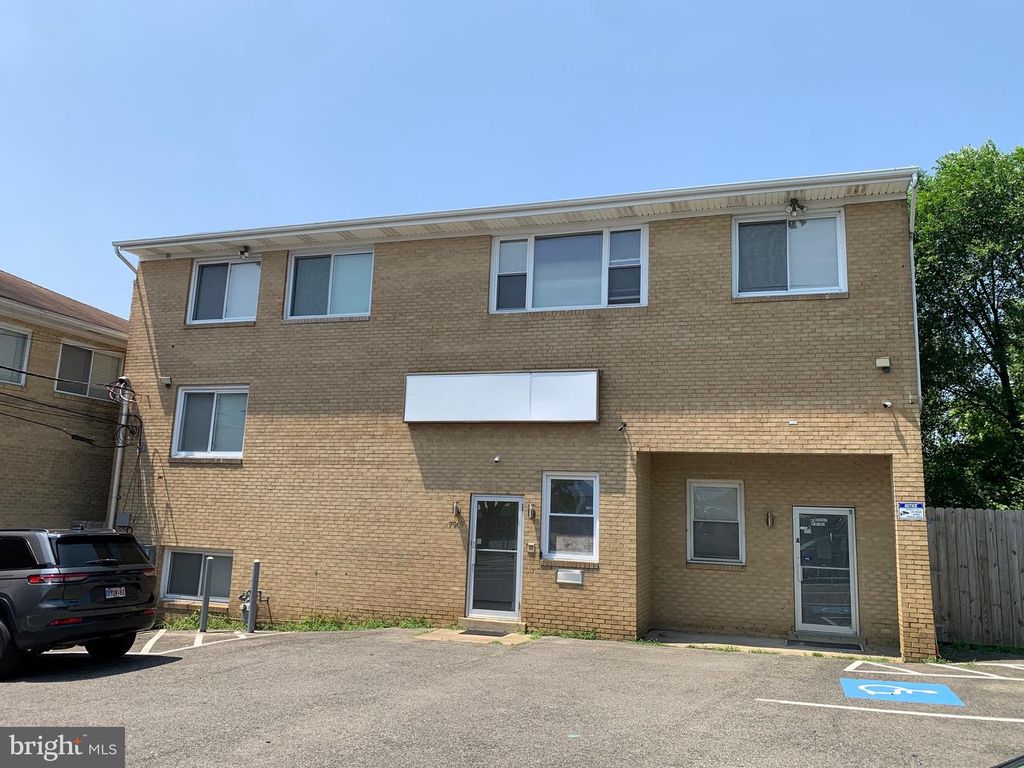 7907 OLD BRANCH AVE, Clinton, MD 20735