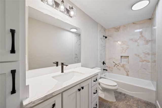 2113 Lake Village Drive, Kingwood, TX 77339