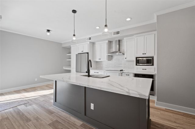 2113 Lake Village Drive, Kingwood, TX 77339