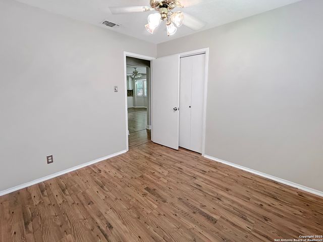 331 Shin Oak, Live Oak, TX 78233