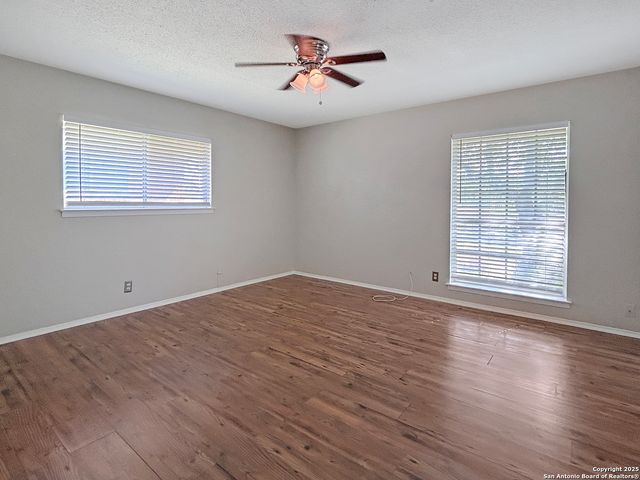 331 Shin Oak, Live Oak, TX 78233