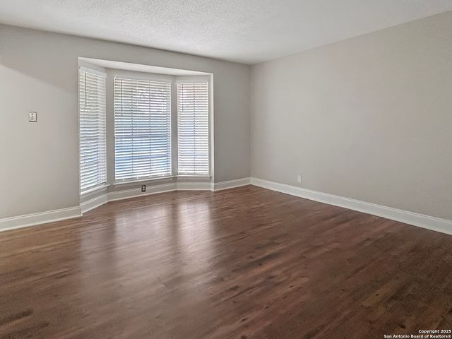 331 Shin Oak, Live Oak, TX 78233