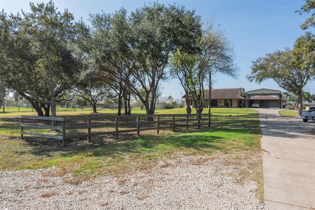 1014 Ginger Street, Santa Fe, TX 77517