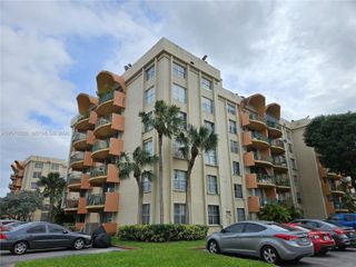 9320 Fontainebleau Boulevard 401, Miami, FL 33172