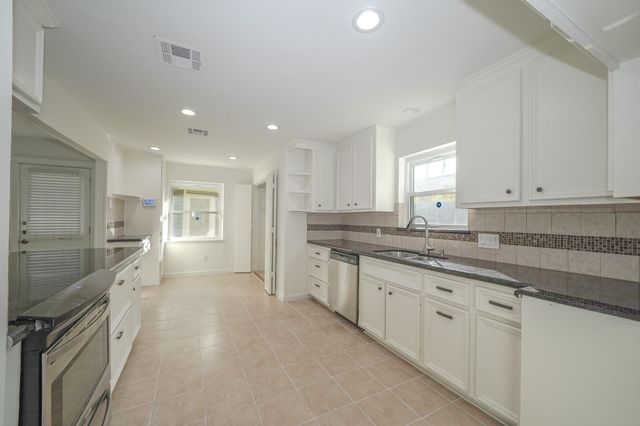 5471 Loch Lomond Drive, Houston, TX 77096