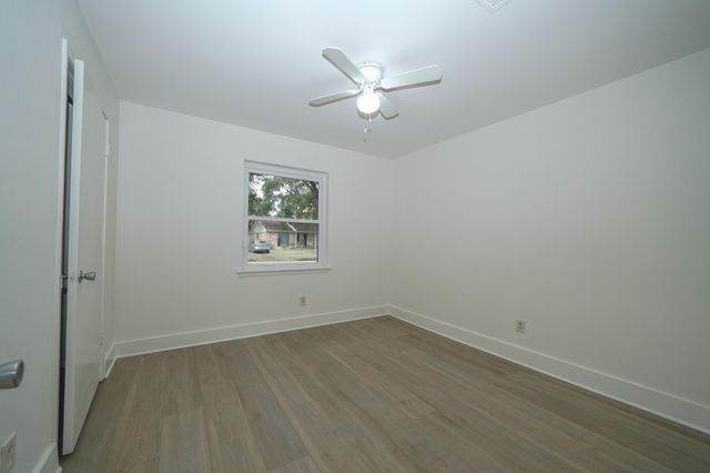 5471 Loch Lomond Drive, Houston, TX 77096