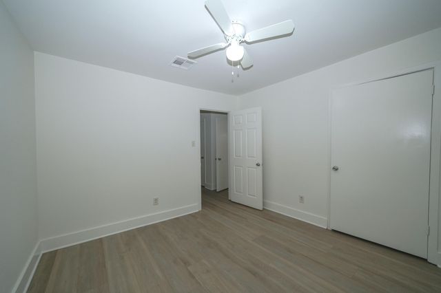 5471 Loch Lomond Drive, Houston, TX 77096