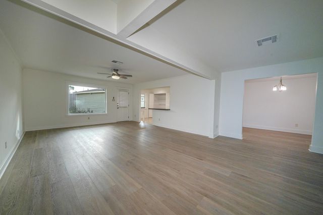 5471 Loch Lomond Drive, Houston, TX 77096