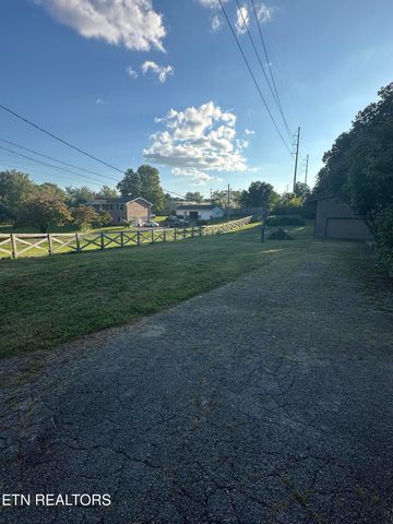 2719 Lakin Rd, Knoxville, TN 37924
