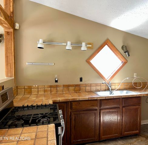 2719 Lakin Rd, Knoxville, TN 37924
