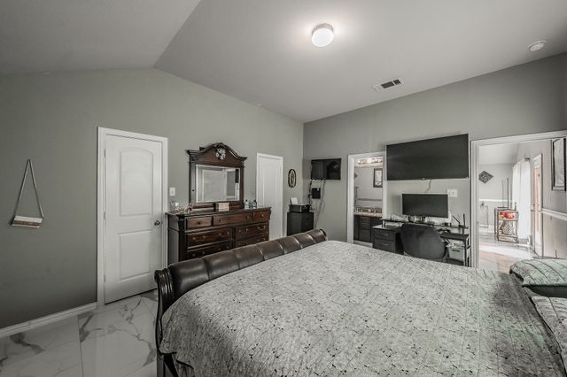 1240 Camden Yard Drive, Fort Worth, TX 76028