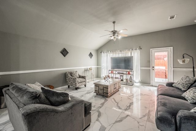 1240 Camden Yard Drive, Fort Worth, TX 76028