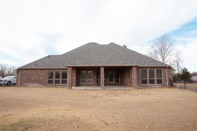 181 Fairview Court, Decatur, TX 76234