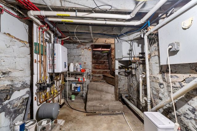 369 Medford Street 1, Somerville, MA 02145