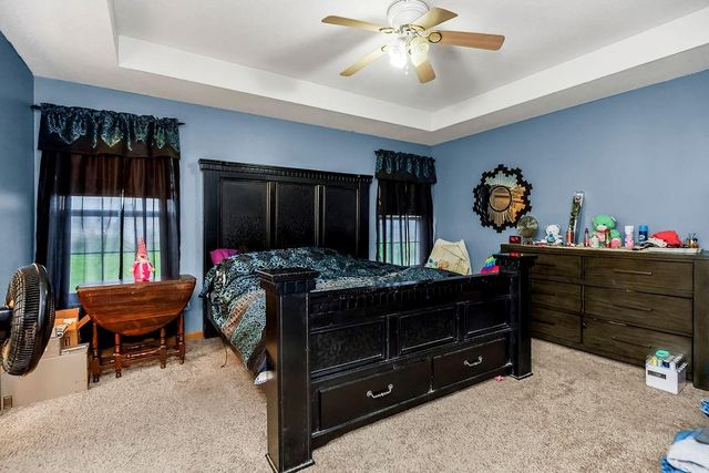 10104 E 219th Terrace, Peculiar, MO 64078