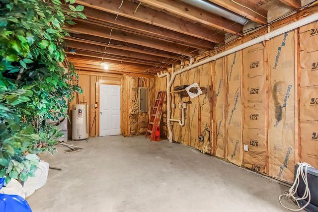 10104 E 219th Terrace, Peculiar, MO 64078