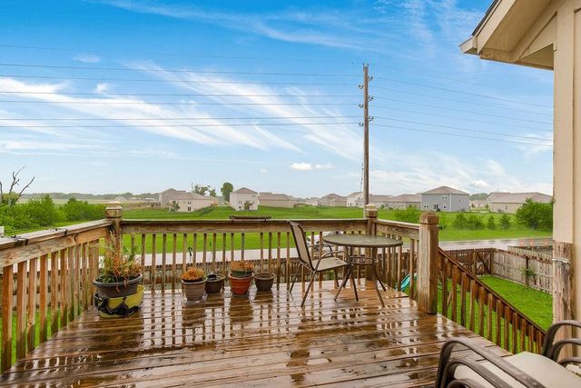 10104 E 219th Terrace, Peculiar, MO 64078