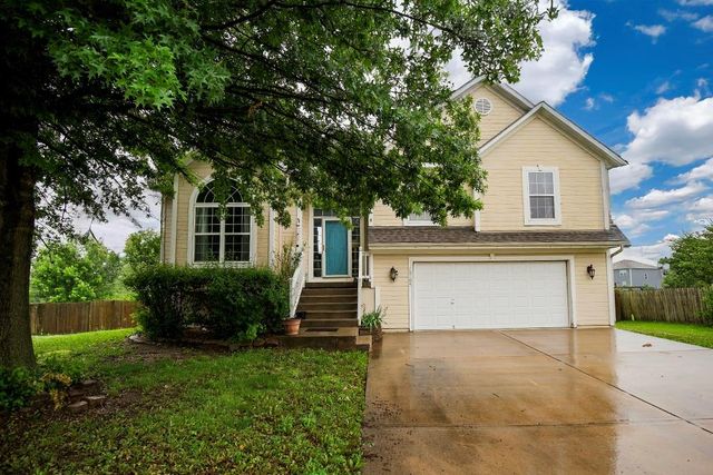 10104 E 219th Terrace, Peculiar, MO 64078