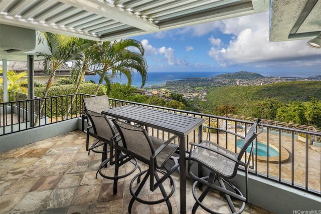 1980 Laukahi Street, Honolulu, HI 96821