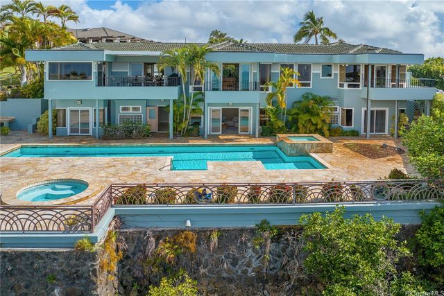 1980 Laukahi Street, Honolulu, HI 96821