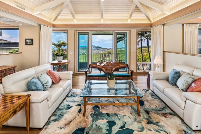 1980 Laukahi Street, Honolulu, HI 96821