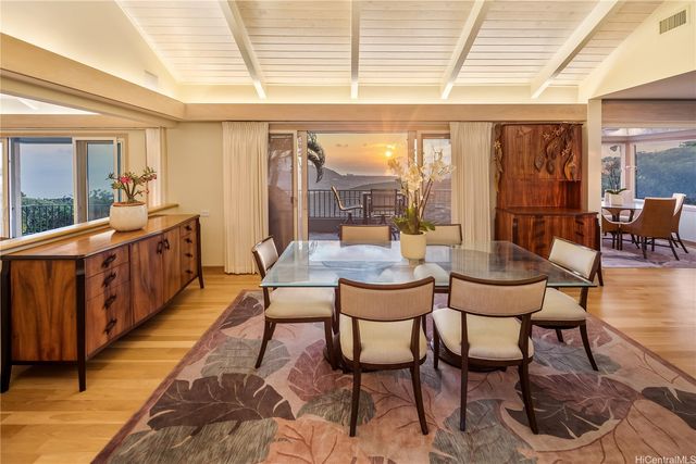 1980 Laukahi Street, Honolulu, HI 96821