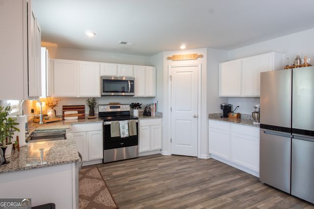 307 Duck Walk Way, Hogansville, GA 30230