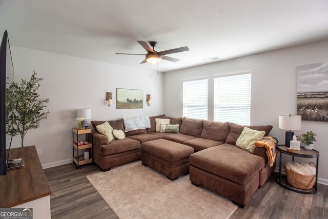 307 Duck Walk Way, Hogansville, GA 30230