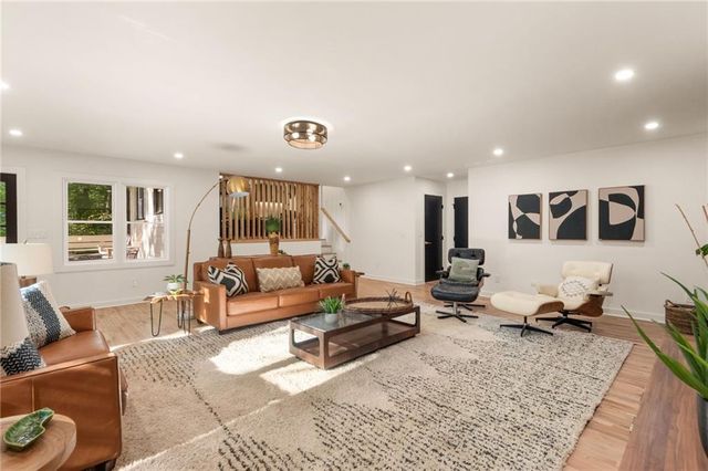 482 Willowbrook Drive SE, Smyrna, GA 30082