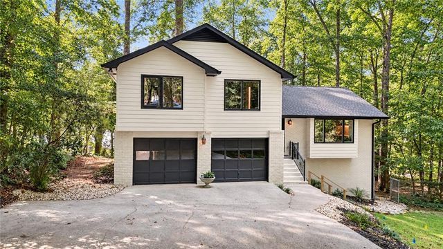 482 Willowbrook Drive SE, Smyrna, GA 30082