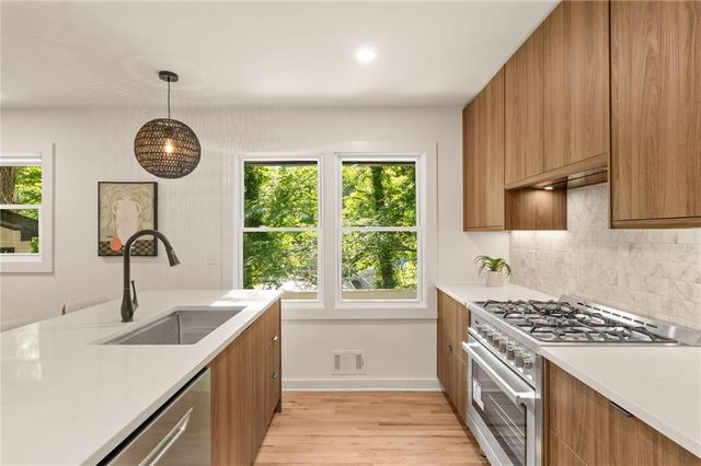482 Willowbrook Drive SE, Smyrna, GA 30082