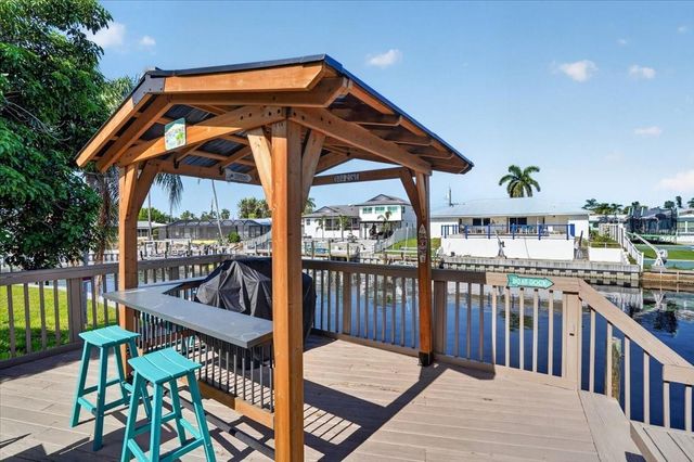 5016 MANGROVE POINT ROAD, Bradenton, FL 34210