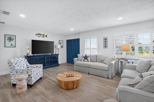 5016 MANGROVE POINT ROAD, Bradenton, FL 34210