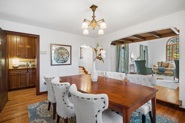5346 N Hollywood AVENUE, Whitefish Bay, WI 53217