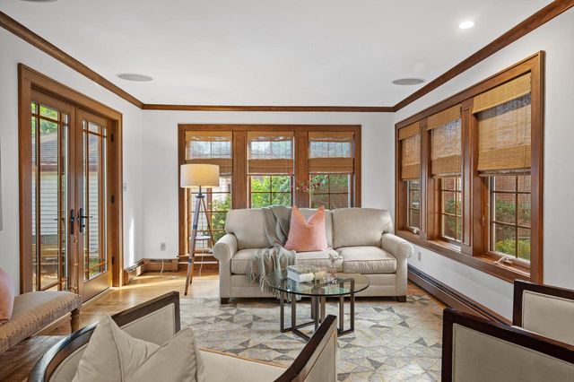5346 N Hollywood AVENUE, Whitefish Bay, WI 53217