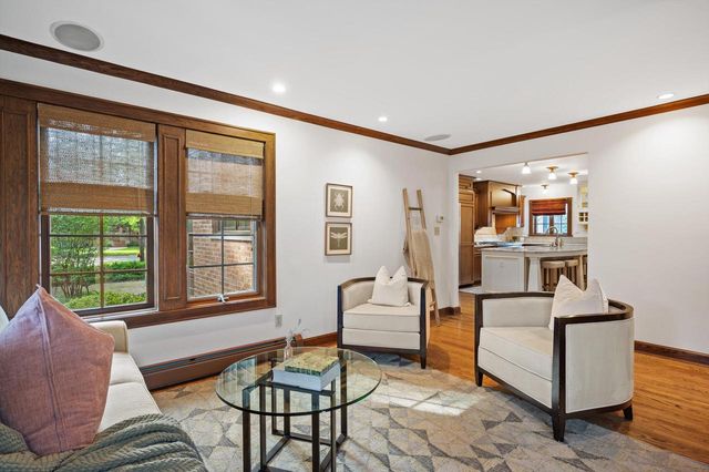 5346 N Hollywood AVENUE, Whitefish Bay, WI 53217