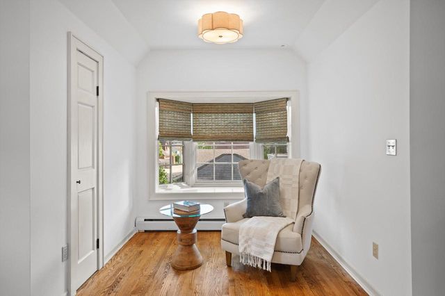 5346 N Hollywood AVENUE, Whitefish Bay, WI 53217
