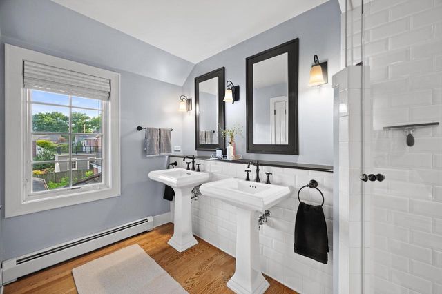 5346 N Hollywood AVENUE, Whitefish Bay, WI 53217