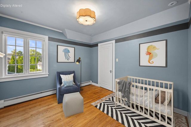 5346 N Hollywood AVENUE, Whitefish Bay, WI 53217