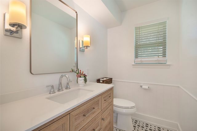 1049 Forest Grove Drive, Dallas, TX 75218