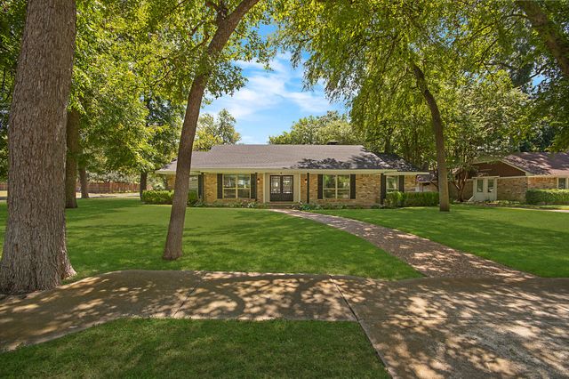 1049 Forest Grove Drive, Dallas, TX 75218