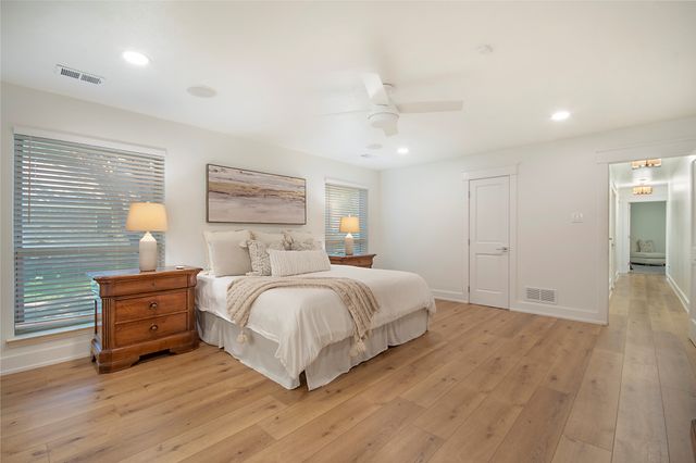 1049 Forest Grove Drive, Dallas, TX 75218