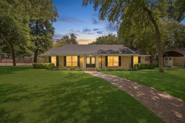 1049 Forest Grove Drive, Dallas, TX 75218
