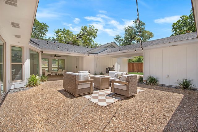 1049 Forest Grove Drive, Dallas, TX 75218