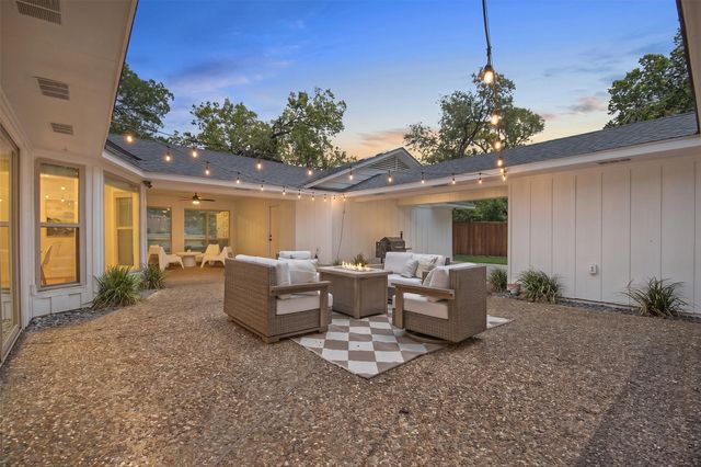 1049 Forest Grove Drive, Dallas, TX 75218