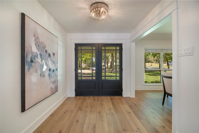 1049 Forest Grove Drive, Dallas, TX 75218