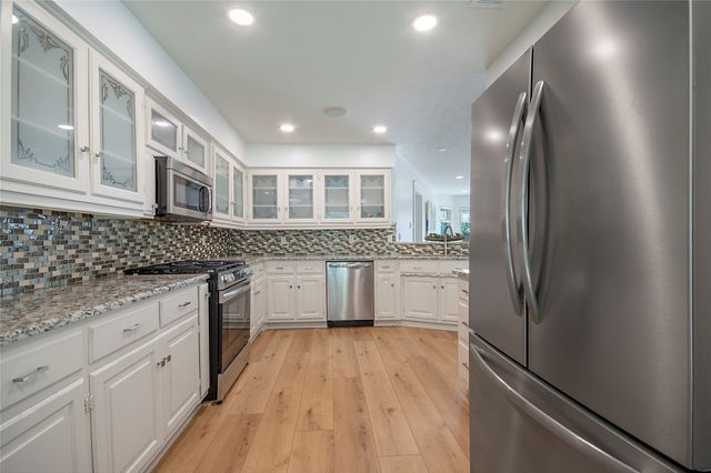 1049 Forest Grove Drive, Dallas, TX 75218