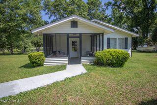 1060 Ed Faye Road, Pass Christian, MS 39571